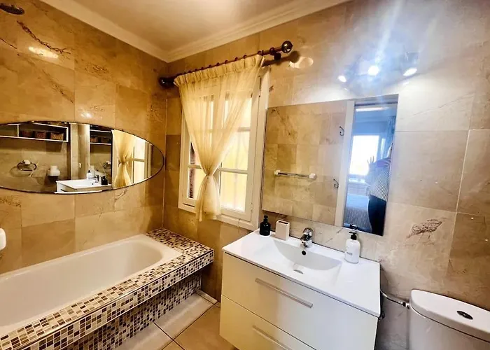 Ocean View With Pools * 아데제