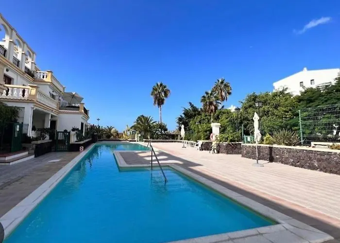 Ocean View With Pools Апартаменти