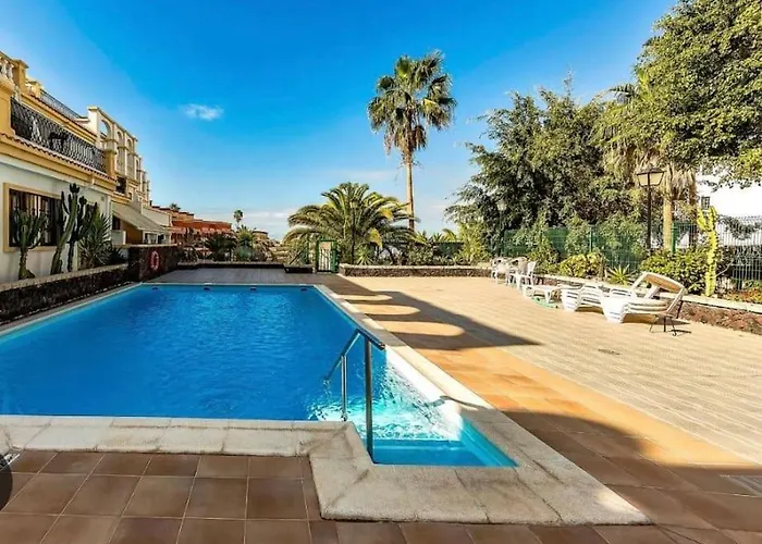 Ocean View With Pools Адехе