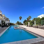 Ocean View With Pools Appartamento