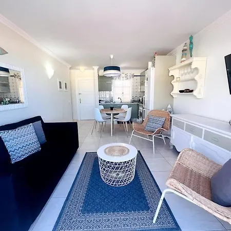 Ocean View With Pools Apartmán *