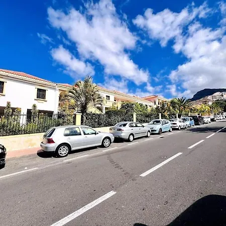 Ocean View With Pools Apartmán *